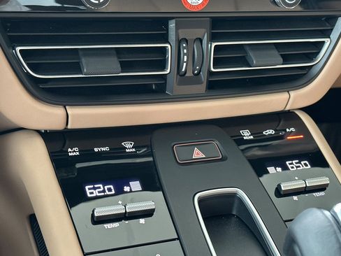 Certified 2023 Porsche Macan image 21