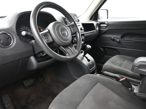 Used 2016 Jeep Patriot Sport AWD/4WD image 10