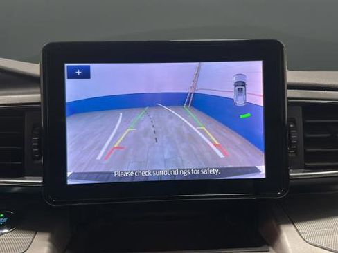 Used 2021 Ford Explorer XLT w/ Equipment Group 202A image 15