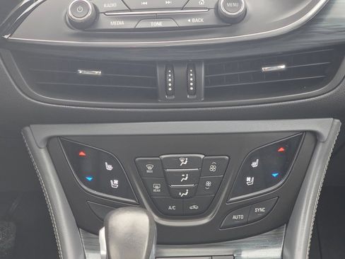 Used 2019 Buick Envision Premium w/ Driver Confidence Package image 15
