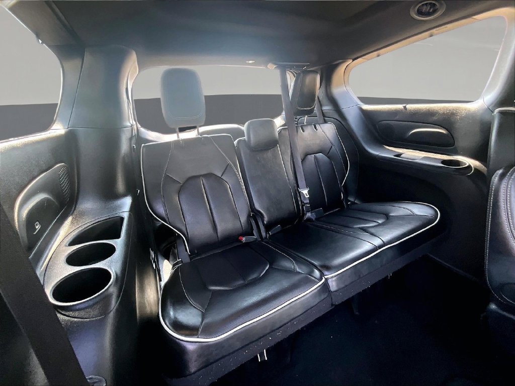Used 2025 Chrysler Pacifica Limited FWD image 29