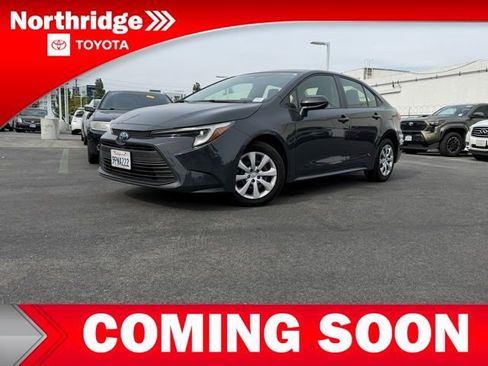 Used 2024 Toyota Corolla LE image 2