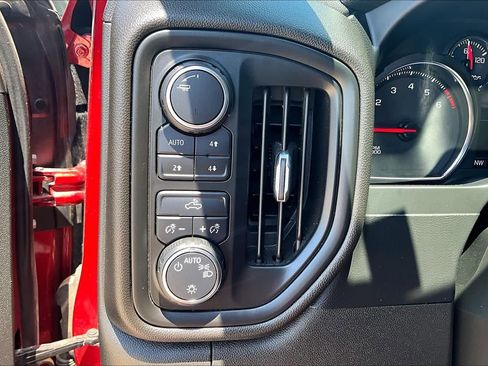 Used 2021 Chevrolet Silverado 1500 Custom Trail Boss w/ Safety Confidence Package AWD/4WD image 34