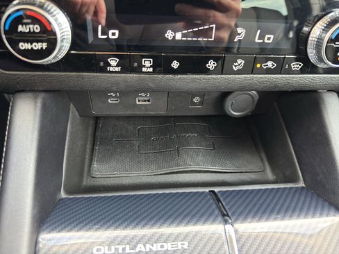 Used 2022 Mitsubishi Outlander SE image 20