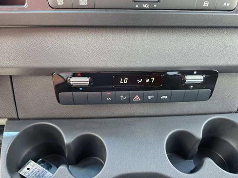 Used 2024 Mercedes-Benz Sprinter 2500 image 9