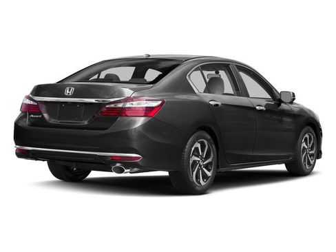 Used 2017 Honda Accord EX image 2