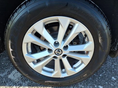 Used 2018 Nissan Rogue S w/ S Value Package image 17