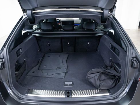 Used 2025 BMW M5 Touring AWD/4WD image 8