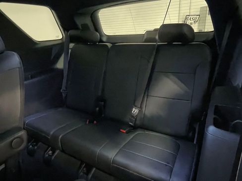 Used 2023 Chevrolet Traverse LT AWD/4WD image 19