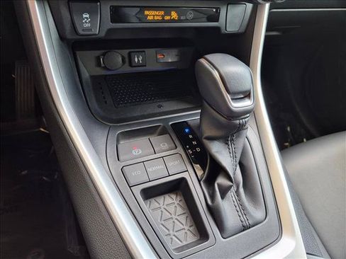 Used 2019 Toyota RAV4 XLE Premium FWD image 11