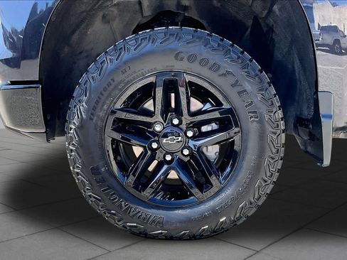Used 2023 Chevrolet Silverado 1500 LT Trail Boss AWD/4WD image 11