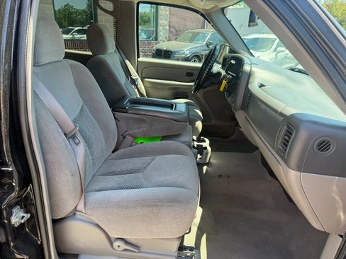 Used 2005 Chevrolet Avalanche Z71 w/ Preferred Equipment Group AWD/4WD image 29