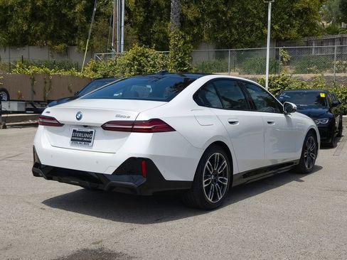 New 2026 BMW 550e xDrive AWD/4WD image 16