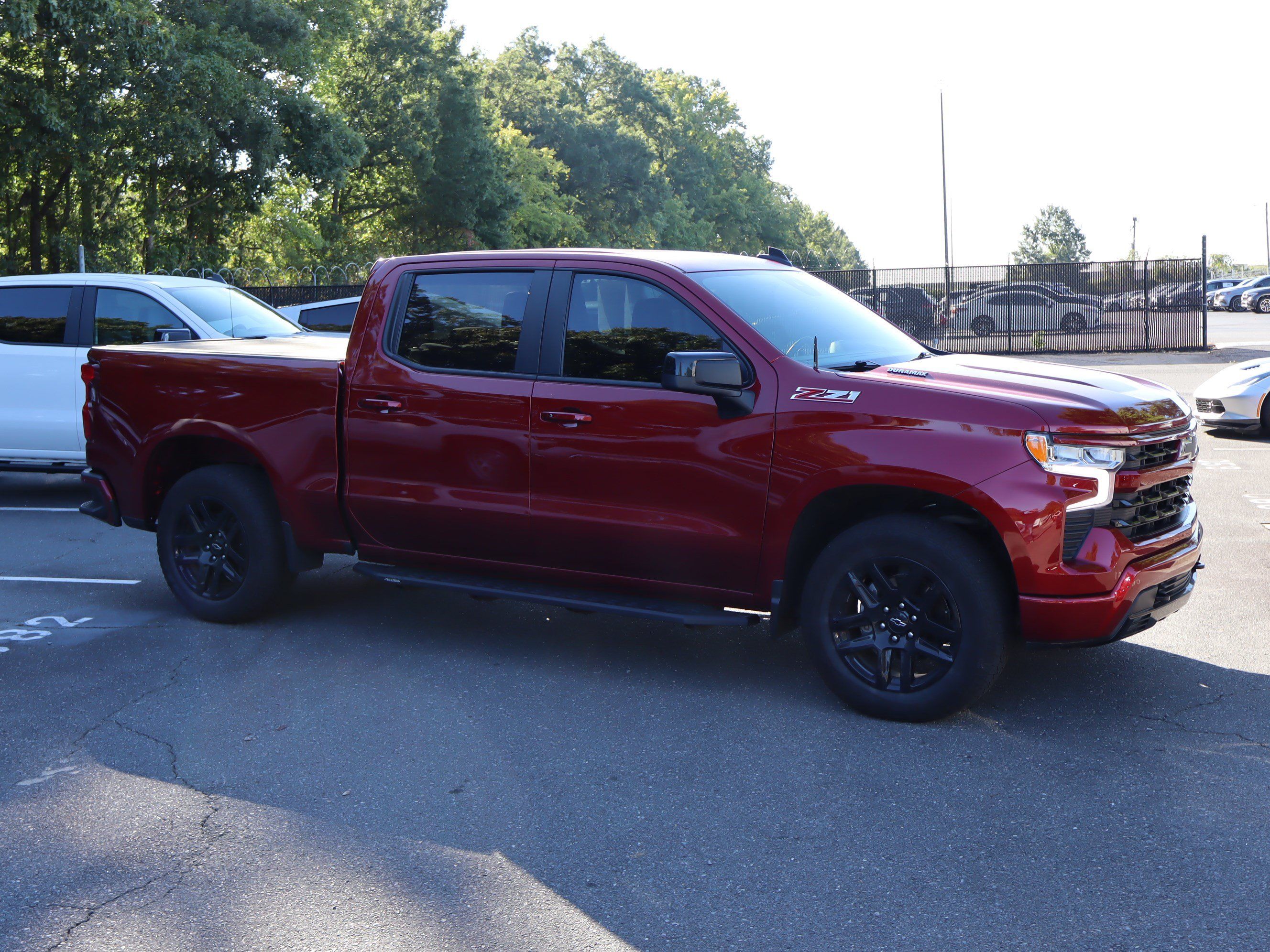 Used 2023 Chevrolet Silverado 1500 RST w/ Z71 Off-Road Package AWD/4WD image 2