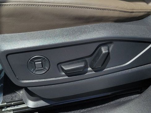 Certified 2025 Audi Q5 Premium w/ Convenience Package AWD/4WD image 18