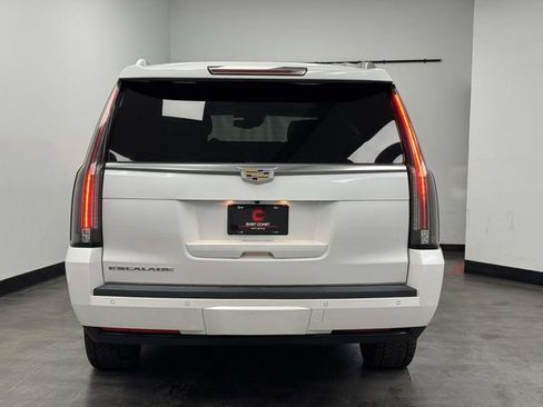 Used 2016 Cadillac Escalade ESV Luxury AWD/4WD image 9