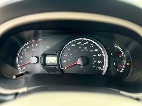 Used 2014 Toyota Sienna L image 29