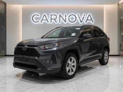 Used 2021 Toyota RAV4 LE FWD image 8