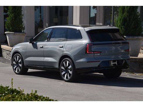 Certified 2025 Volvo EX90 Ultra image 6