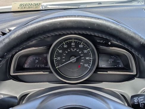 Used 2017 MAZDA MAZDA3 Touring FWD image 35