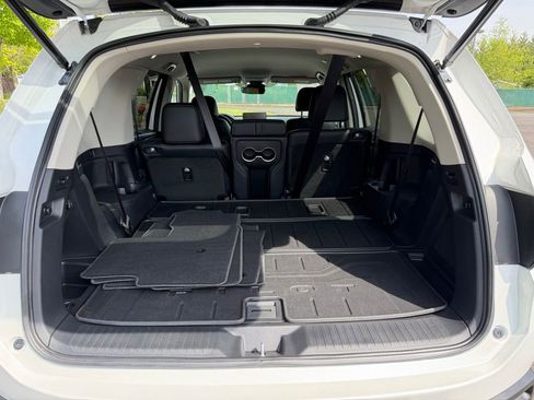 Used 2025 Honda Pilot EX-L image 10