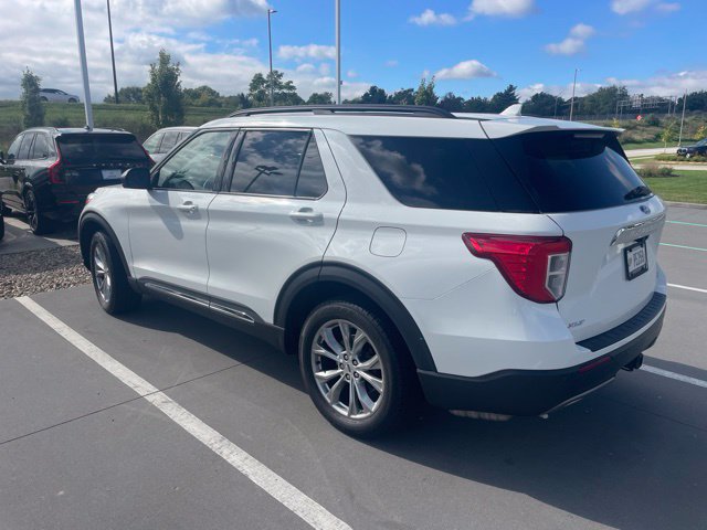 Used 2020 Ford Explorer XLT w/ Equipment Group 202A AWD/4WD image 3