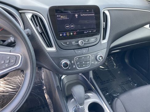 Used 2024 Chevrolet Malibu LT image 18