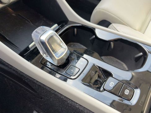 Certified 2023 Volvo XC40 B5 Plus w/ Driver Assist Package image 16