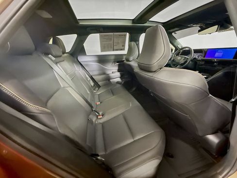 Certified 2025 Toyota Crown Signia w/ Advanced Technology Package AWD/4WD image 27
