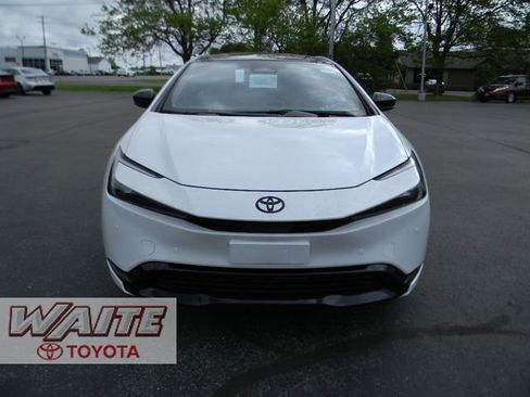 New 2026 Toyota Prius Plug-In Hybrid FWD image 1