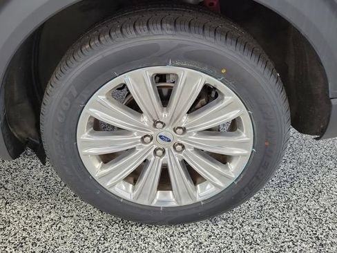 Certified 2023 Ford Explorer Limited w/ Limited Technology Package AWD/4WD image 5