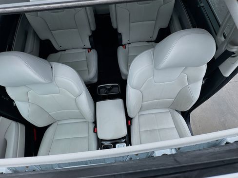 Used 2025 Kia Telluride EX w/ EX Captain's Chair Package FWD image 14