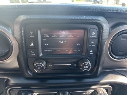 Used 2021 Jeep Wrangler Sport AWD/4WD image 13