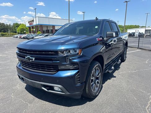 Used 2020 Chevrolet Silverado 1500 RST image 2
