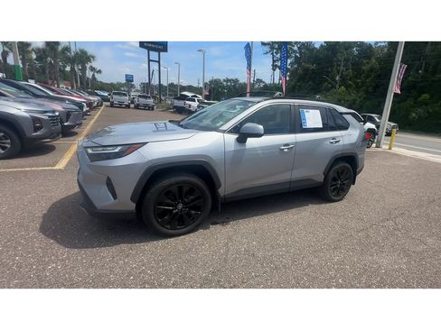 Used 2022 Toyota RAV4 Limited AWD/4WD image 6