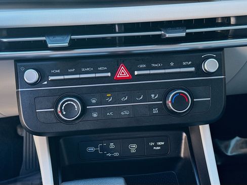 Used 2025 Hyundai Tucson SE image 14