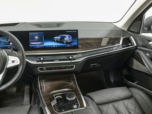 Used 2026 BMW X7 xDrive40i AWD/4WD image 31