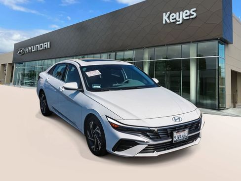 Certified 2024 Hyundai Elantra SEL w/ Convenience Package image 3