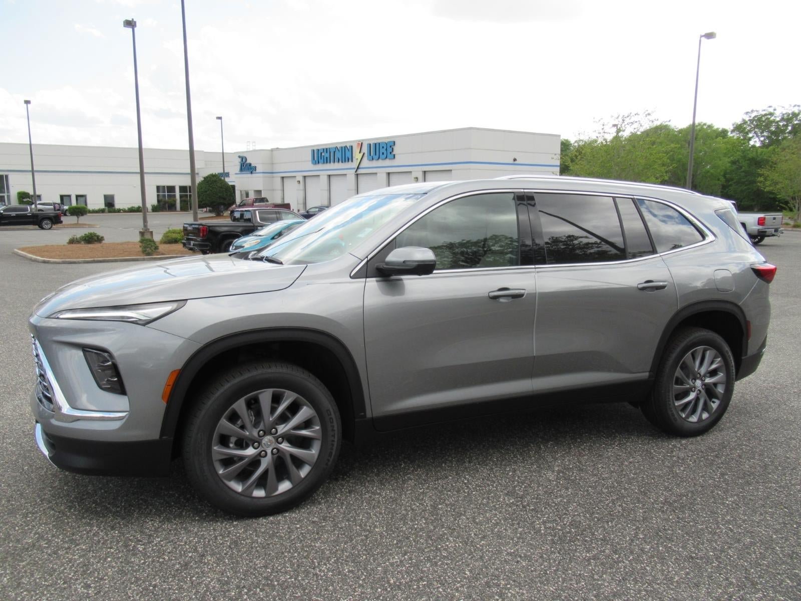 New 2026 Buick Enclave Preferred w/ LPO, Floor Liner Package FWD image 4