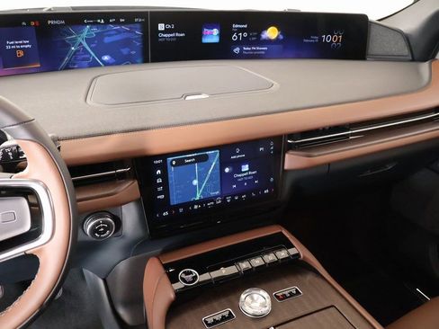 New 2025 Lincoln Navigator L Reserve AWD/4WD image 5