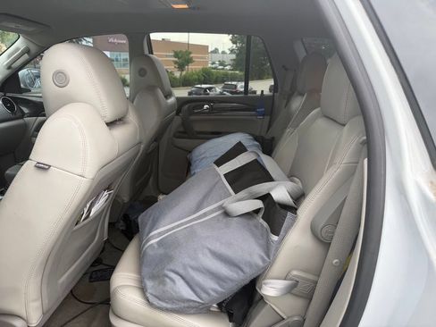 Used 2017 Buick Enclave Premium AWD/4WD image 7