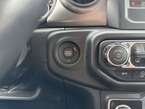 Used 2023 Jeep Wrangler Sport S image 16