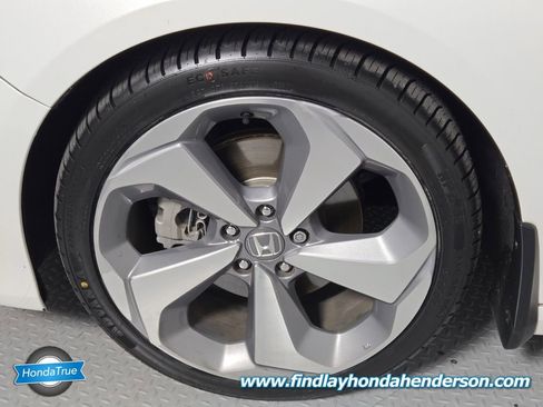 Certified 2018 Honda Accord Touring image 9