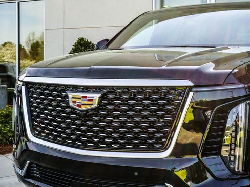 Used 2026 Cadillac Escalade Luxury w/ Touring Package image 2