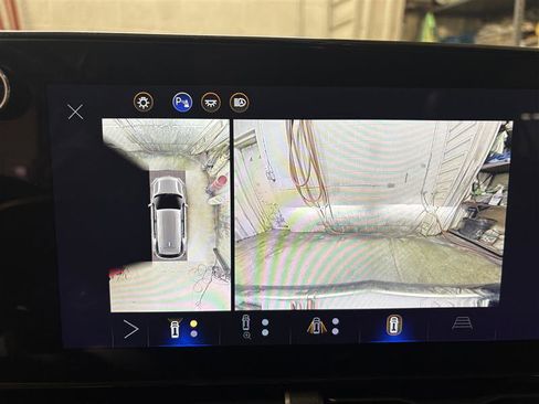 Used 2025 Chevrolet Equinox LT w/ Convenience Package II image 16