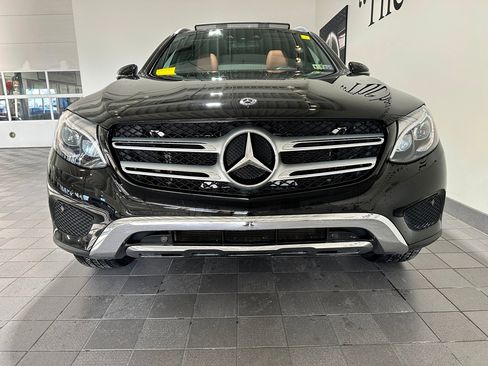 Certified 2019 Mercedes-Benz GLC 300 4MATIC image 2