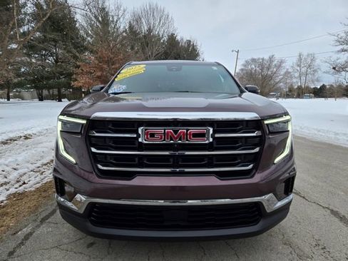 Used 2025 GMC Acadia Elevation image 10