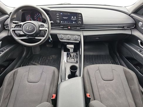 Used 2023 Hyundai Elantra SE image 11