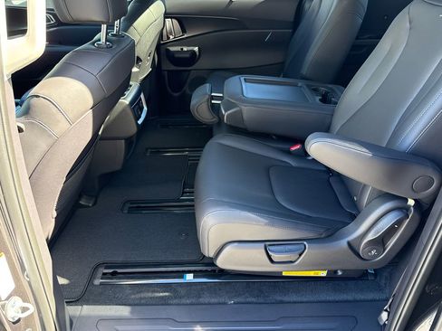 New 2026 Kia Carnival SX image 20