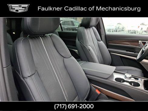 Used 2026 Cadillac Vistiq Sport w/ LPO, Floor Liner Package AWD/4WD image 10